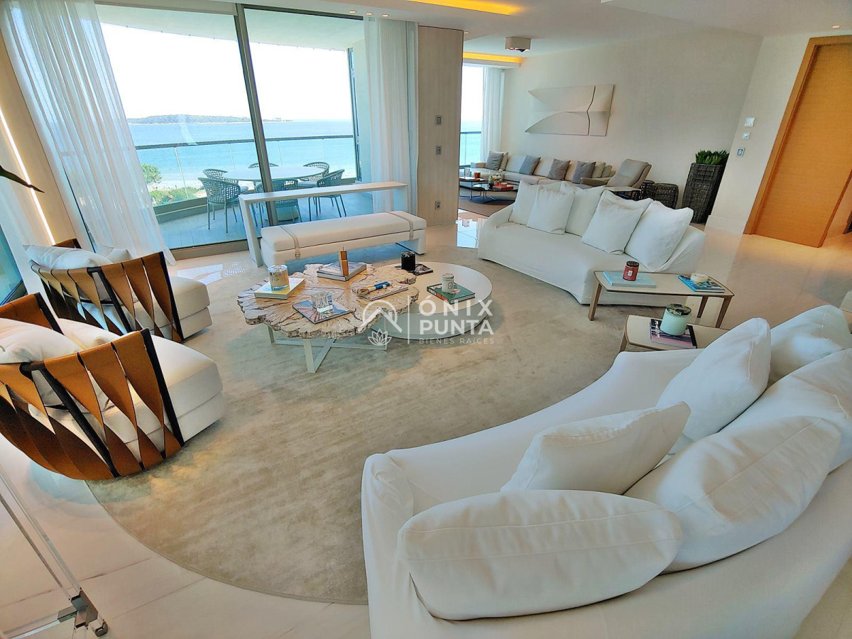 Apartamento ID.510 - Espectacular! Apartamento unificado en Fendi Chateau Punta del Este - VENTA