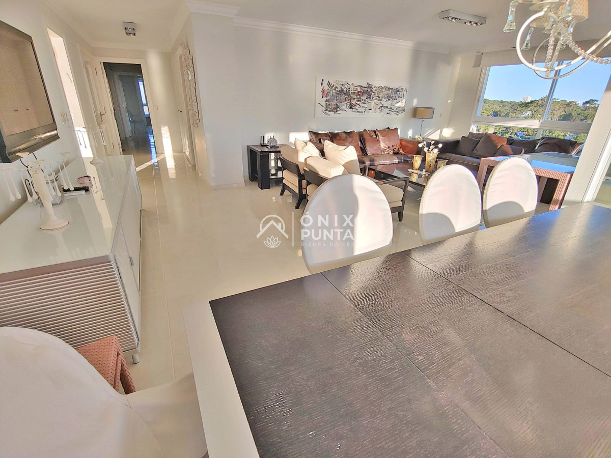 Apartamento ID.511 - Punta del Este - Venta - Espectacular apartamento esquinero en Playa Mansa