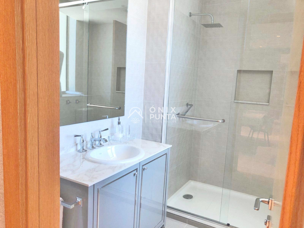 Apartamento ID.510 - Espectacular! Apartamento unificado en Fendi Chateau Punta del Este - VENTA