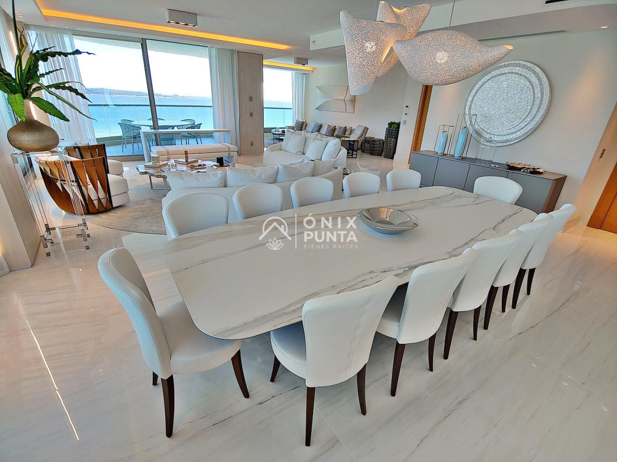 Apartamento ID.510 - Espectacular! Apartamento unificado en Fendi Chateau Punta del Este - VENTA