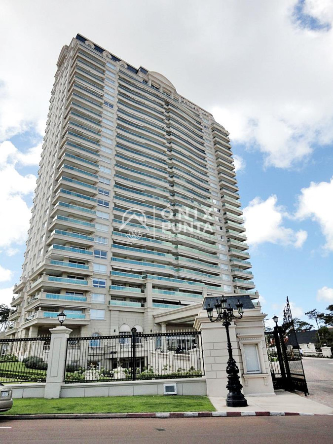 Apartamento ID.511 - Punta del Este - Venta - Espectacular apartamento esquinero en Playa Mansa