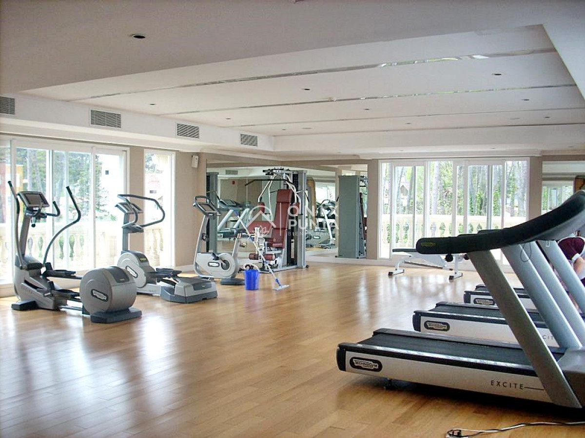 Apartamento ID.511 - Punta del Este - Venta - Espectacular apartamento esquinero en Playa Mansa