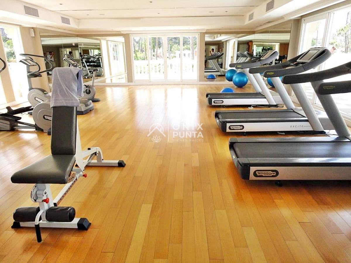 Apartamento ID.511 - Punta del Este - Venta - Espectacular apartamento esquinero en Playa Mansa