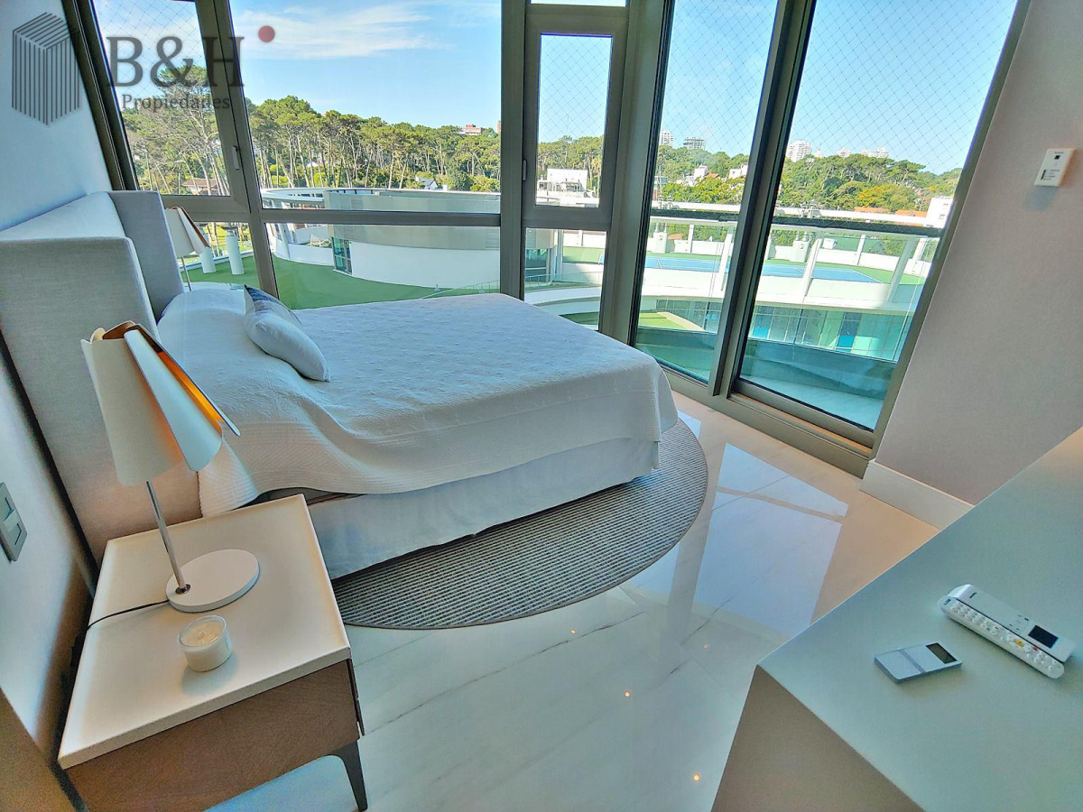 Apartamento ID.5508 - Espectacular! Apartamento unificado en Fendi Chateau Punta del Este - VENTA