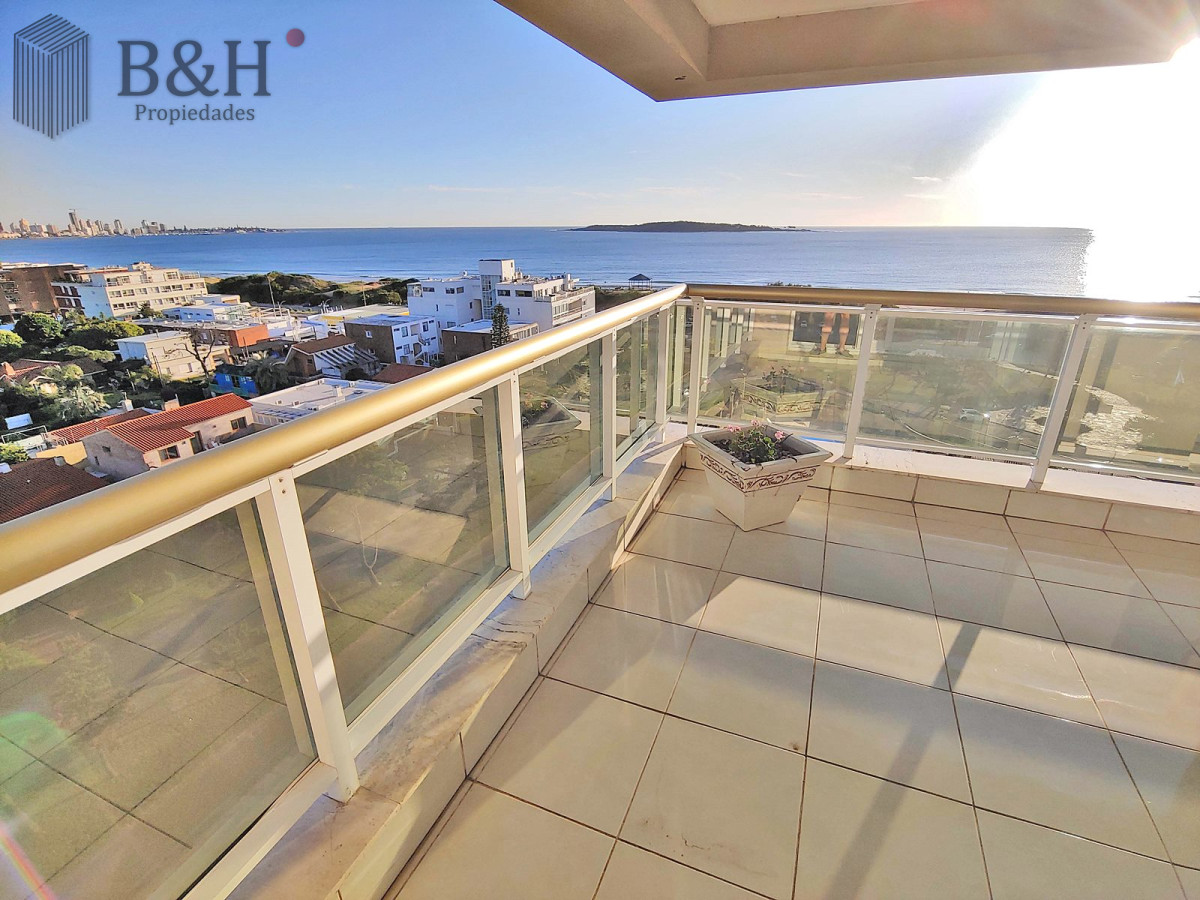 Punta del Este   Venta   Espectacular apartamento esquinero en Playa Mansa - GoPunta - Portal Inmobiliario de Punta del Este - Maldonado