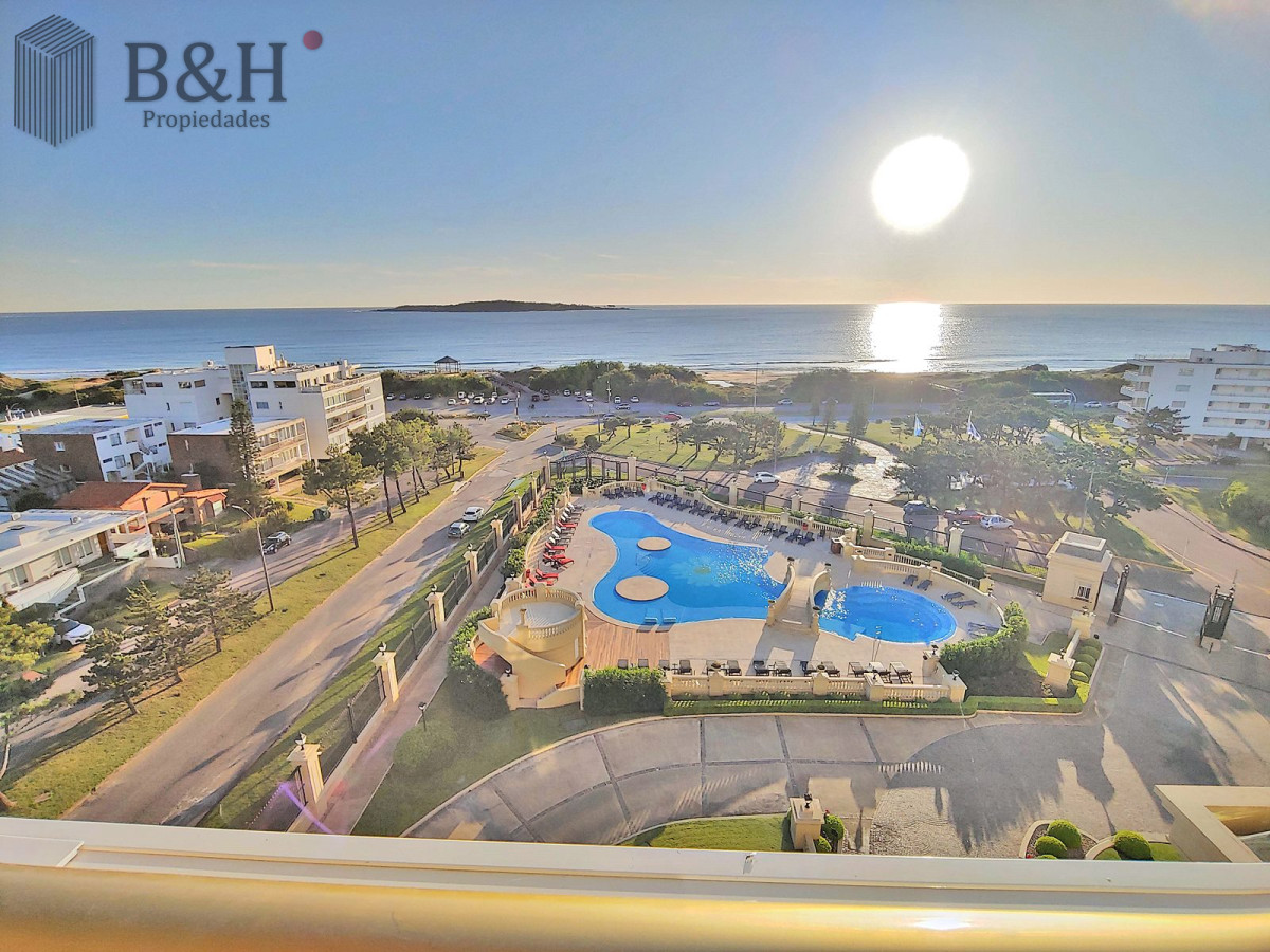 Punta del Este   Venta   Espectacular apartamento esquinero en Playa Mansa - GoPunta - Portal Inmobiliario de Punta del Este - Maldonado