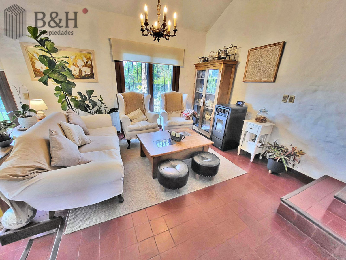 Casa ID.7437 - Espectacular casa en Pinares para vivirla todo el año!