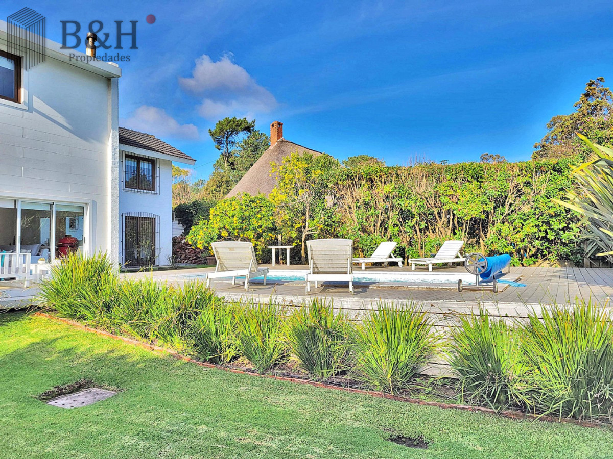 Casa ID.7437 - Espectacular casa en Pinares para vivirla todo el año!