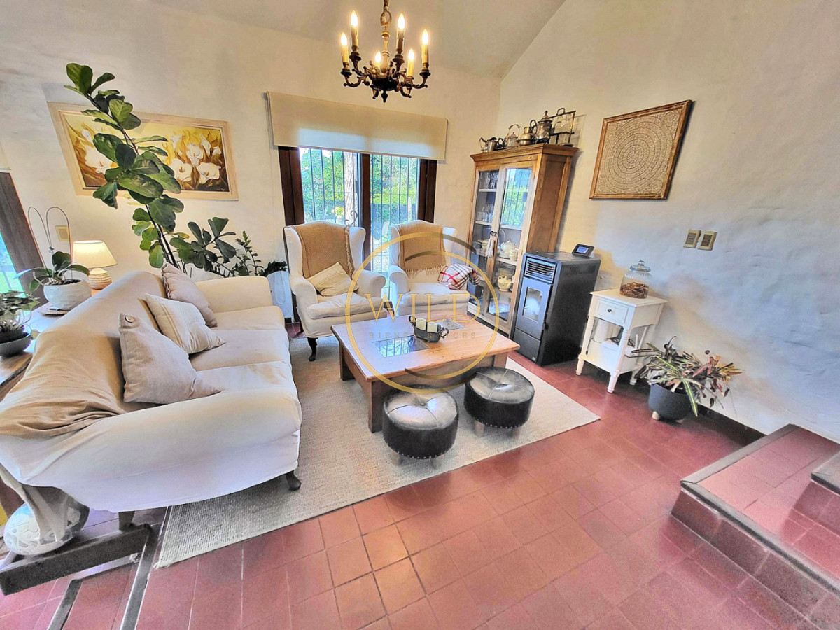 Casa ID.5663 - Espectacular casa en Pinares para vivirla todo el año!