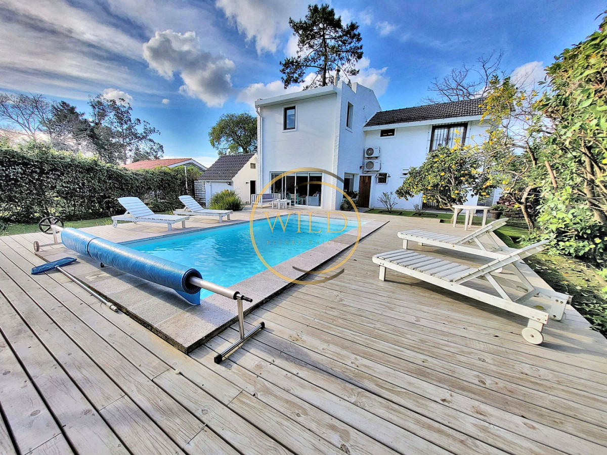 Casa ID.5663 - Espectacular casa en Pinares para vivirla todo el año!