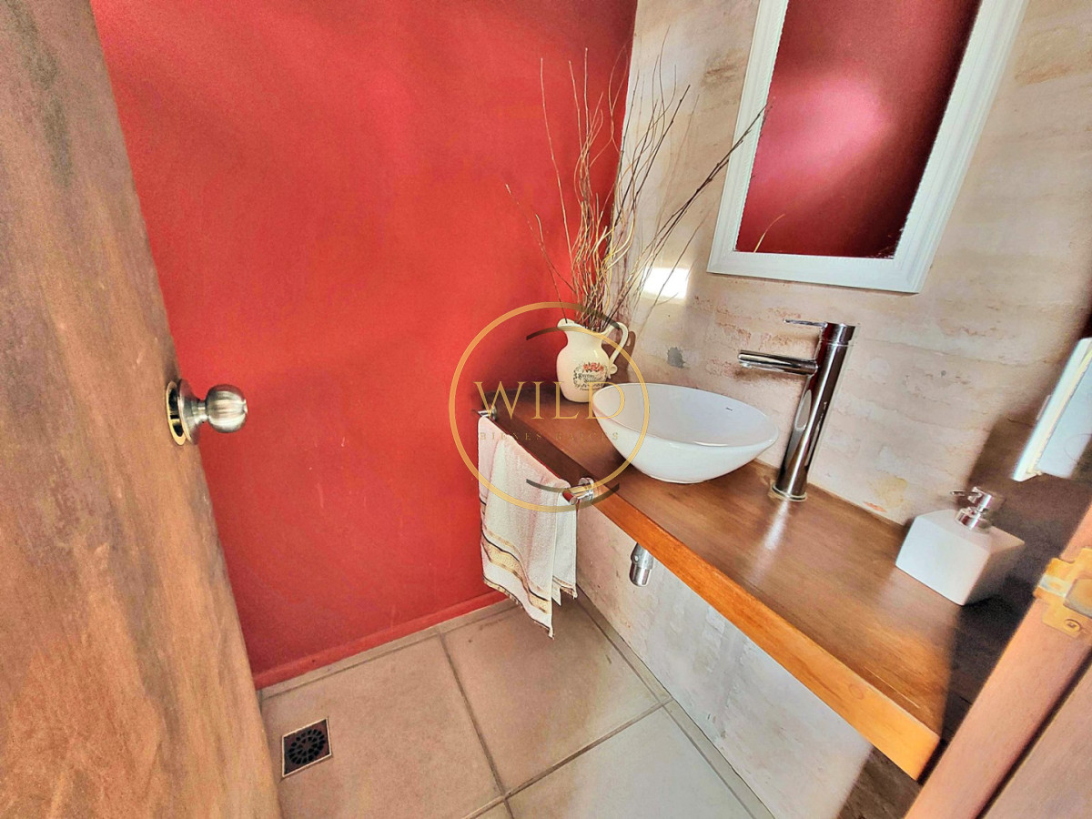 Casa ID.5663 - Espectacular casa en Pinares para vivirla todo el año!