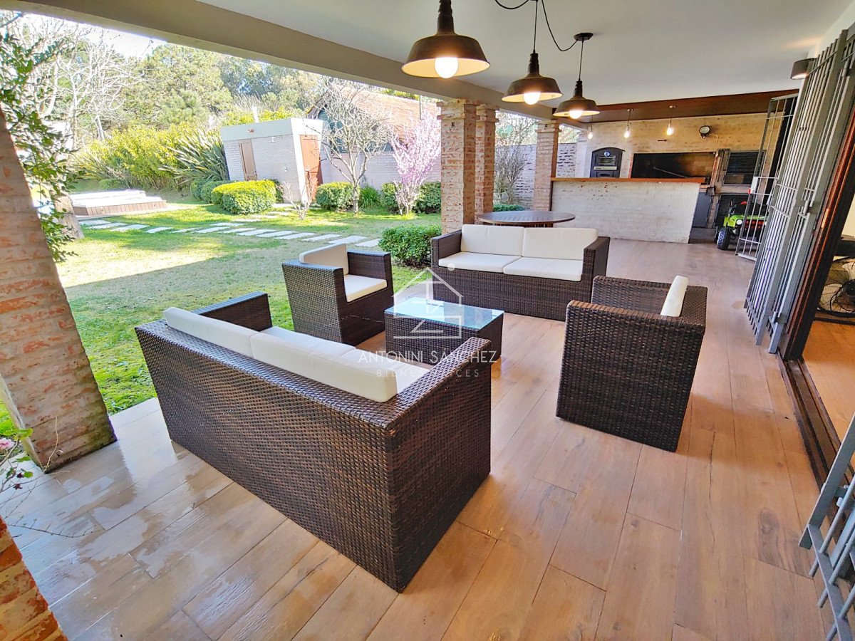 Casa ID.2312 - Hermosa residencia en Rincon del Indio
