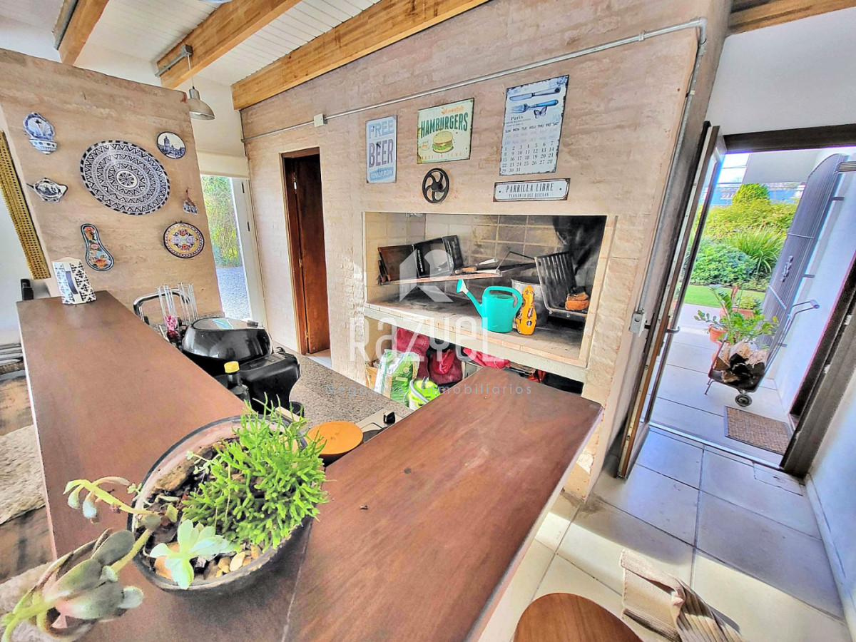 Casa ID.1284 - Espectacular casa en Pinares para vivirla todo el año!