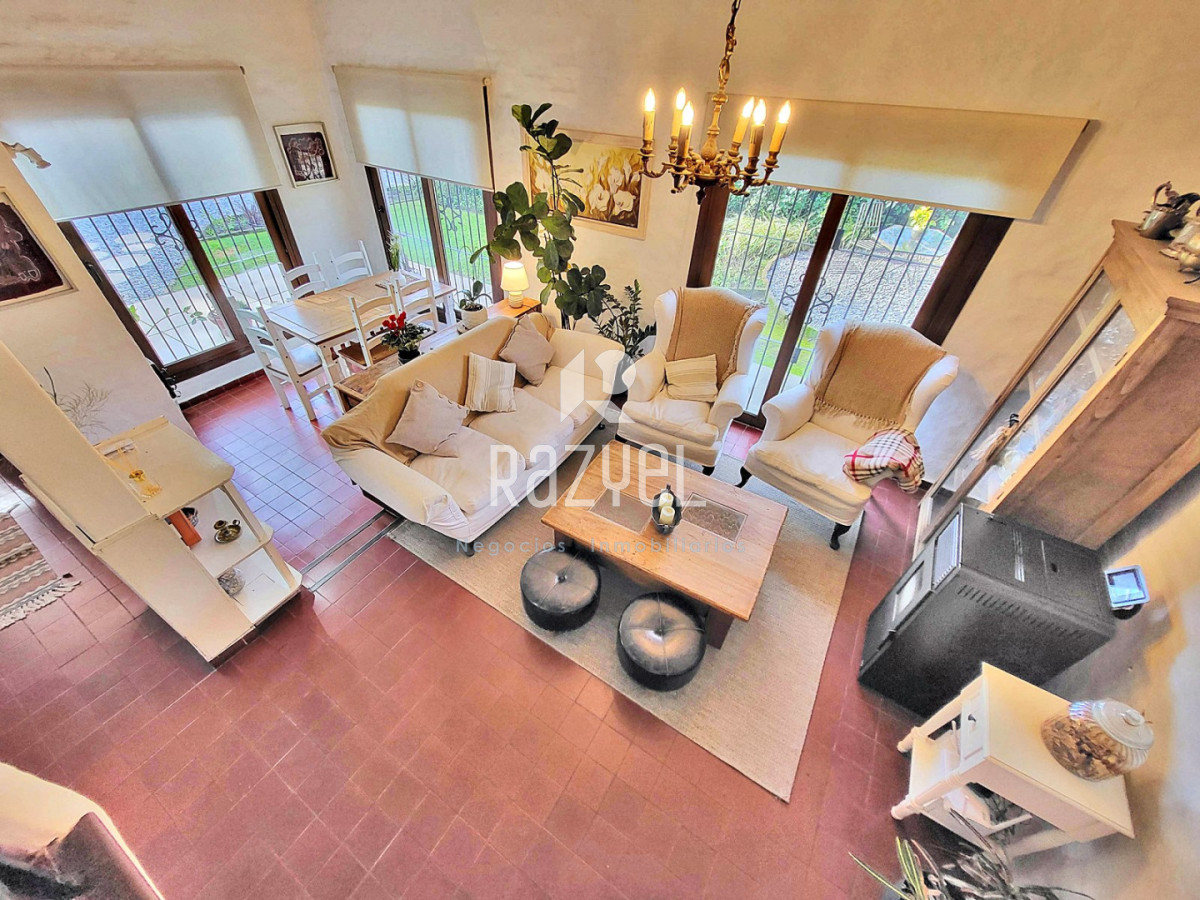 Casa ID.1284 - Espectacular casa en Pinares para vivirla todo el año!