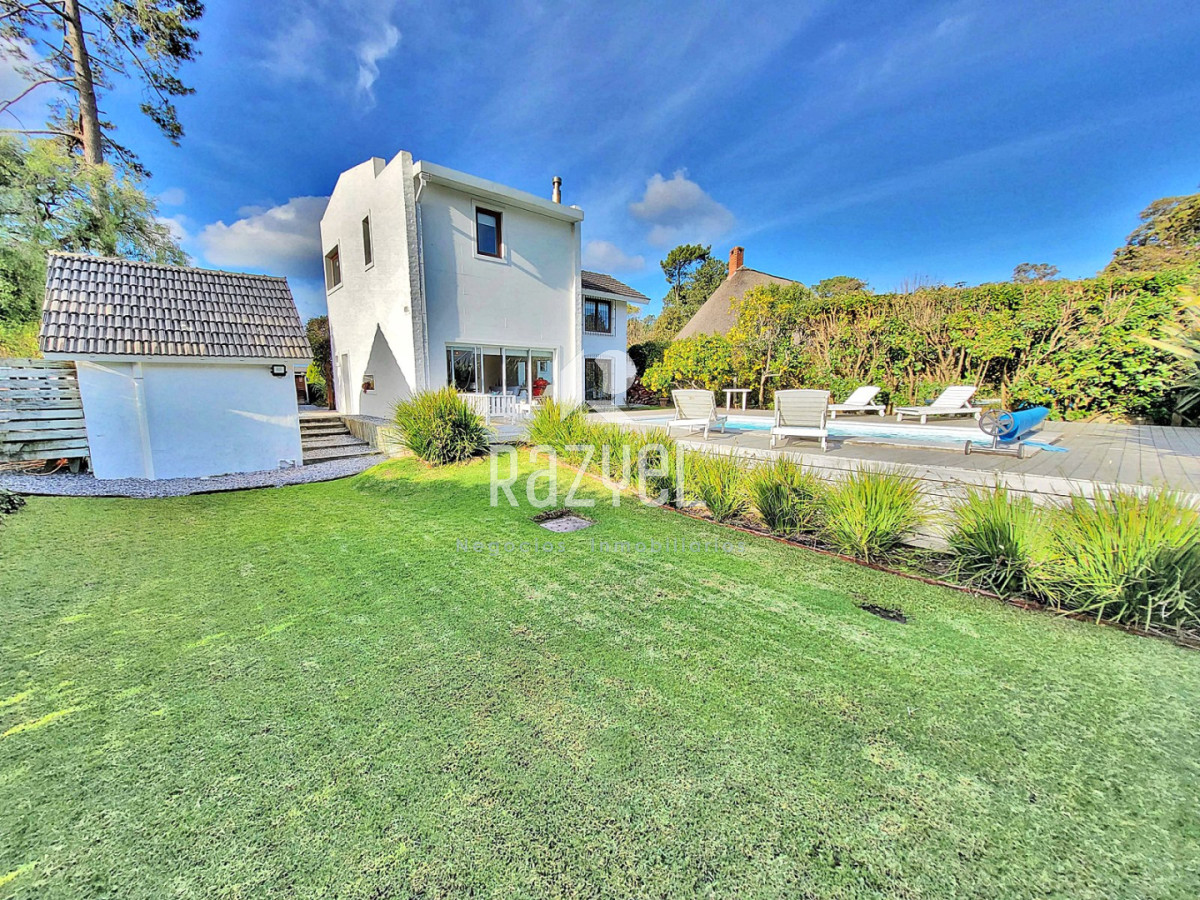 Casa ID.1284 - Espectacular casa en Pinares para vivirla todo el año!