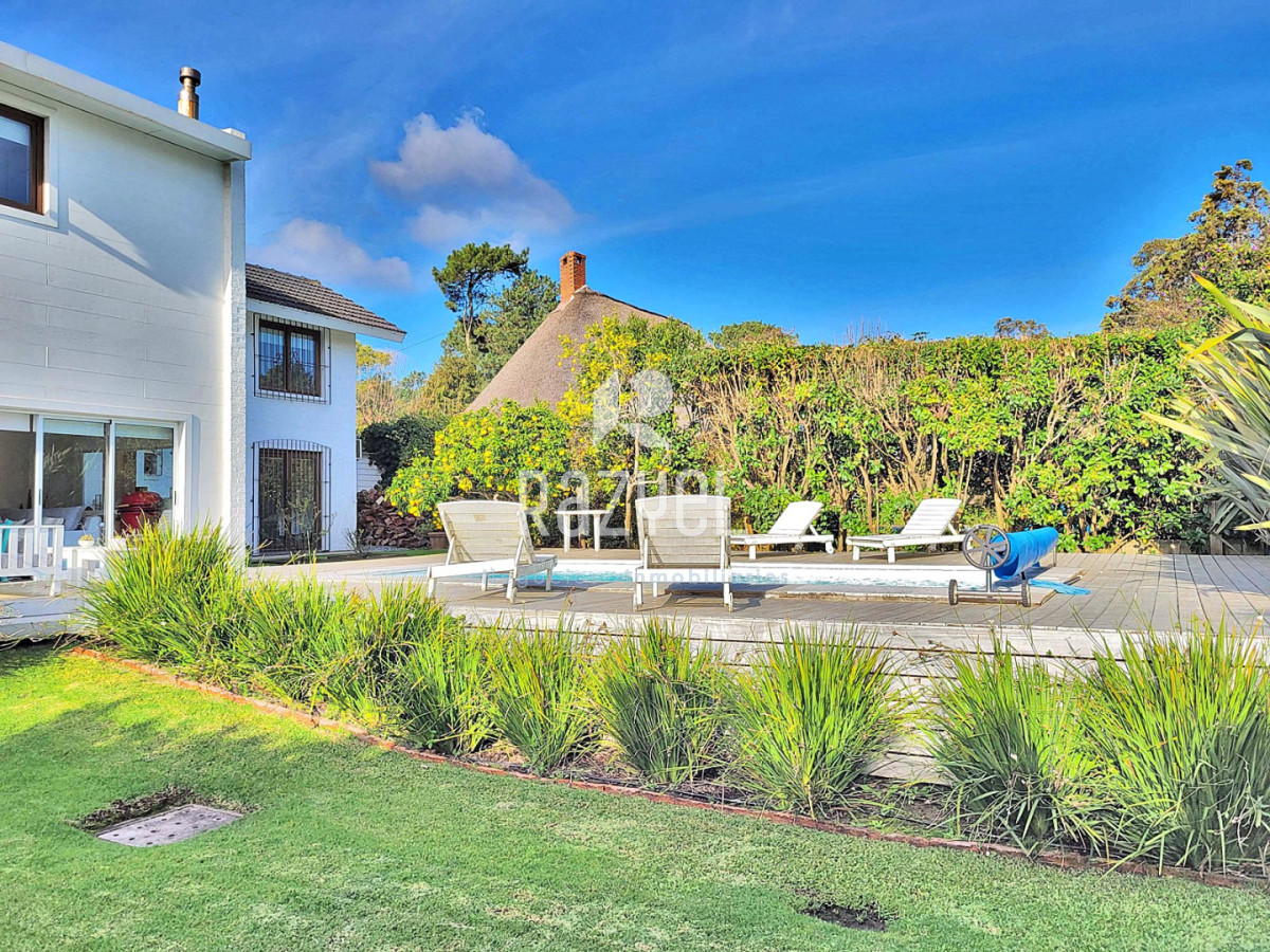 Casa ID.1284 - Espectacular casa en Pinares para vivirla todo el año!