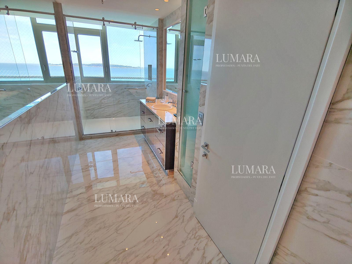 Apartamento ID.2202 - Espectacular! Apartamento unificado en Fendi Chateau Punta del Este - VENTA