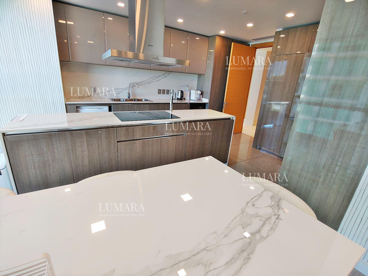 Apartamento ID.2202 - Espectacular! Apartamento unificado en Fendi Chateau Punta del Este - VENTA