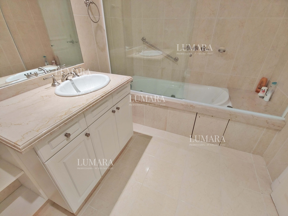 Apartamento ID.2200 - Apartamento en Punta del Este, 