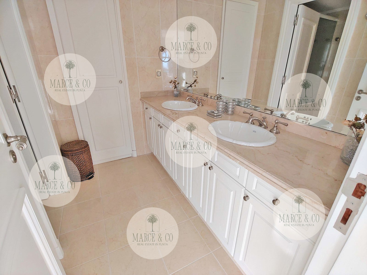 Apartamento ID.2201 - Punta del Este - Venta - Espectacular apartamento esquinero en Playa Mansa