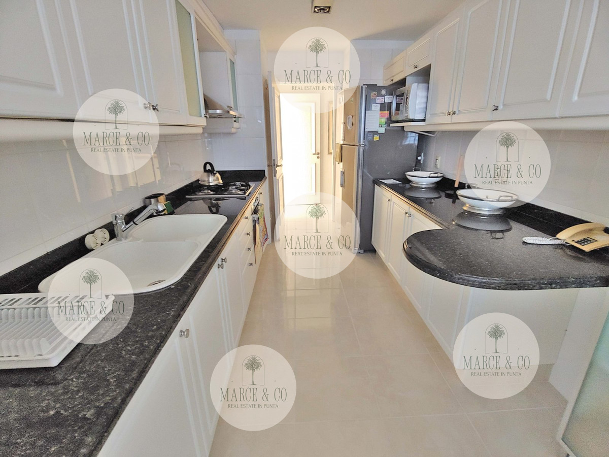 Apartamento ID.2201 - Punta del Este - Venta - Espectacular apartamento esquinero en Playa Mansa
