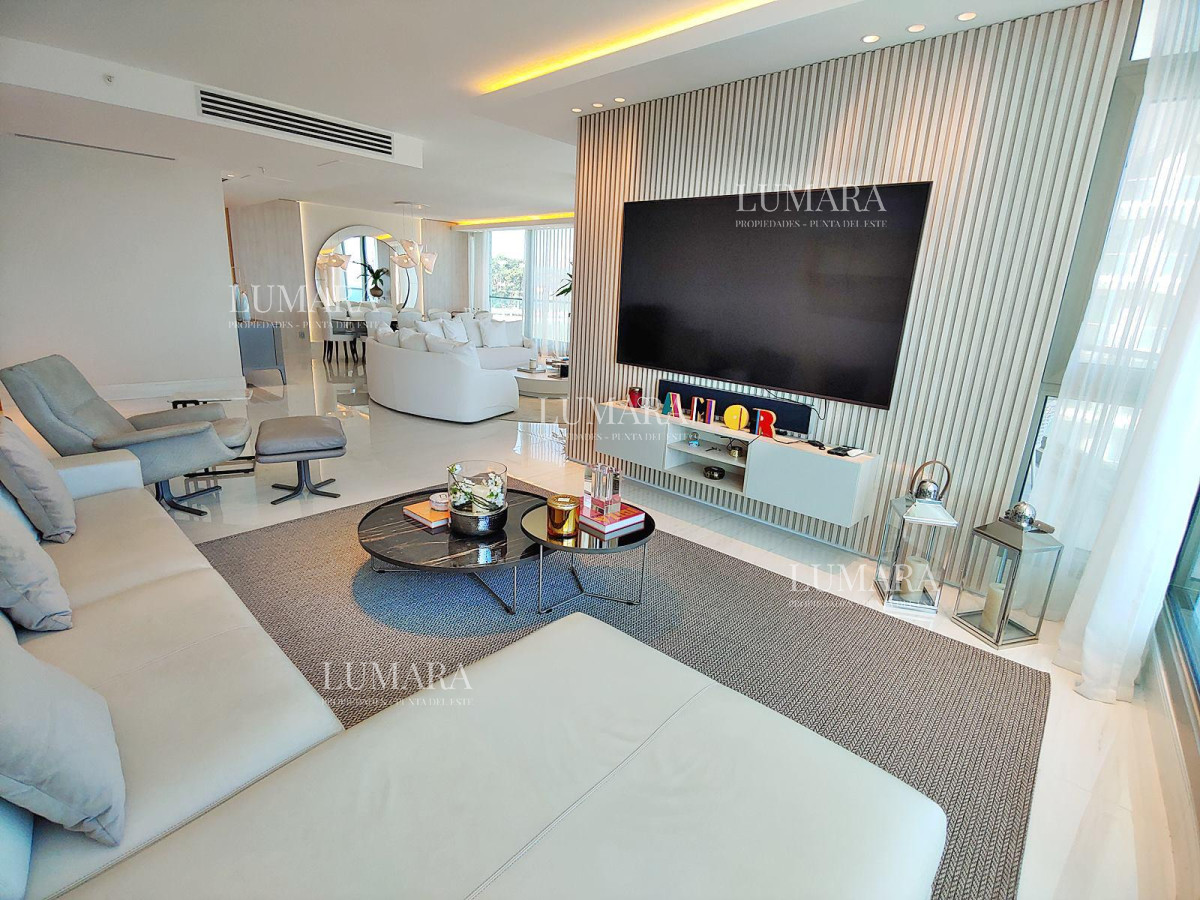 Apartamento ID.2202 - Espectacular! Apartamento unificado en Fendi Chateau Punta del Este - VENTA