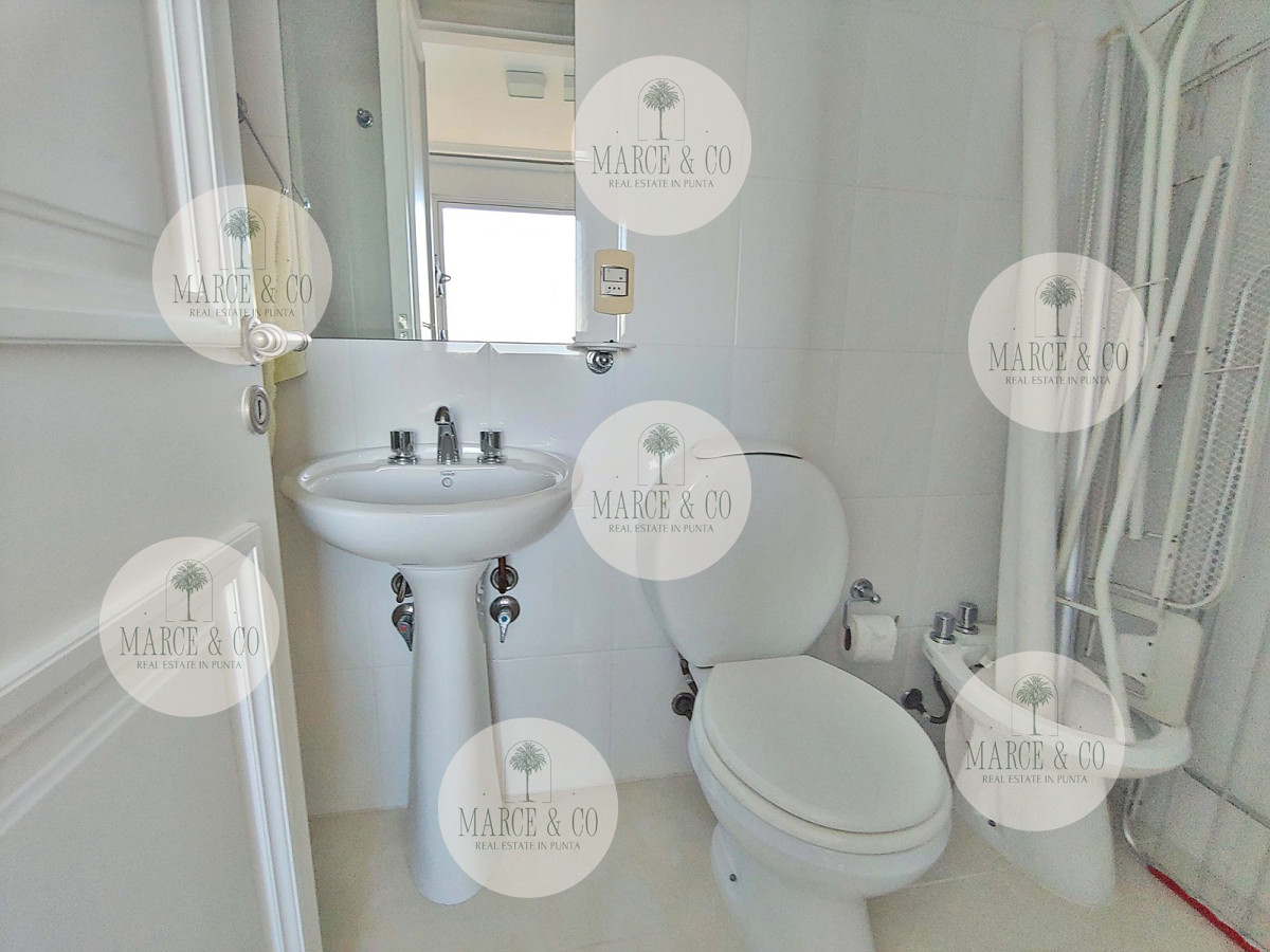 Apartamento ID.2201 - Punta del Este - Venta - Espectacular apartamento esquinero en Playa Mansa