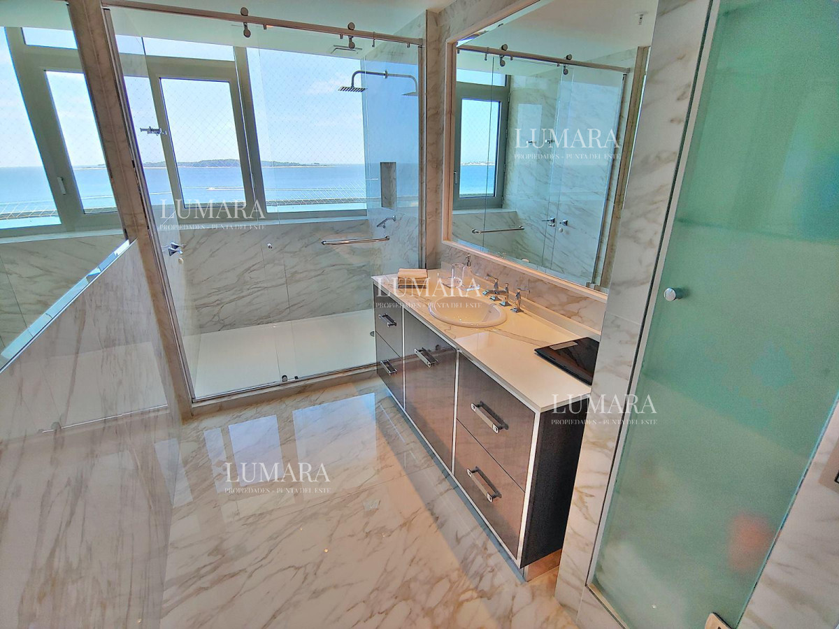 Apartamento ID.2202 - Espectacular! Apartamento unificado en Fendi Chateau Punta del Este - VENTA