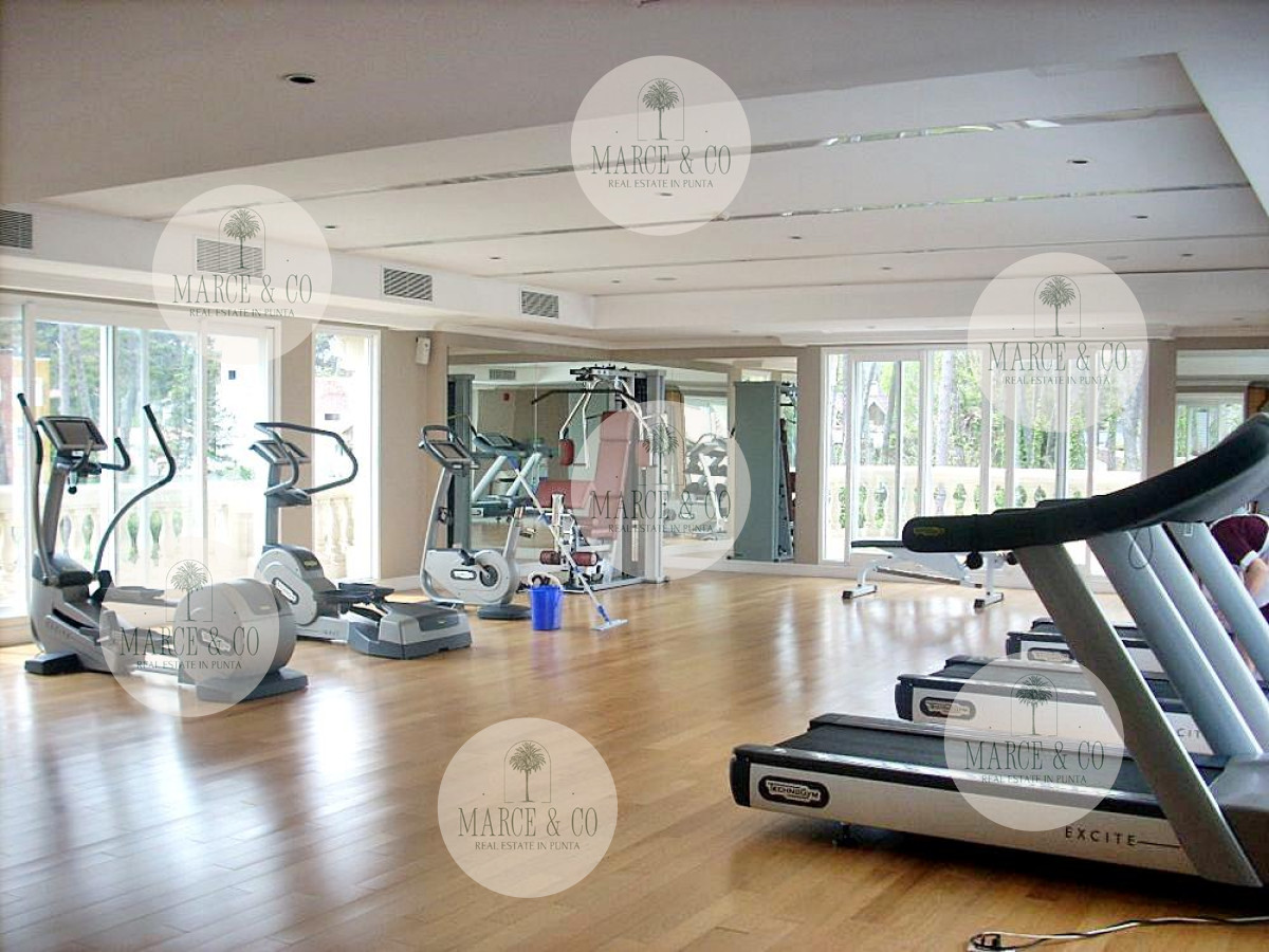 Apartamento ID.2201 - Punta del Este - Venta - Espectacular apartamento esquinero en Playa Mansa