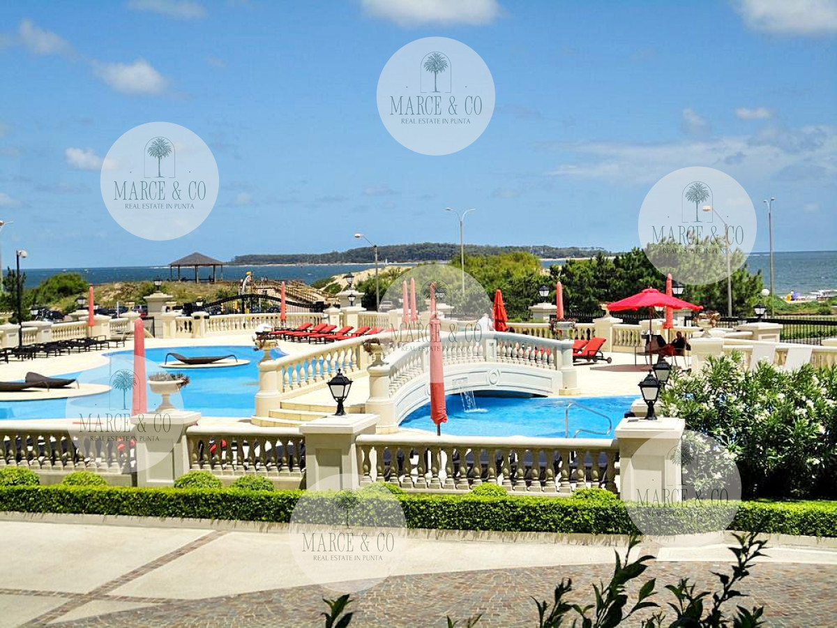 Apartamento ID.2201 - Punta del Este - Venta - Espectacular apartamento esquinero en Playa Mansa