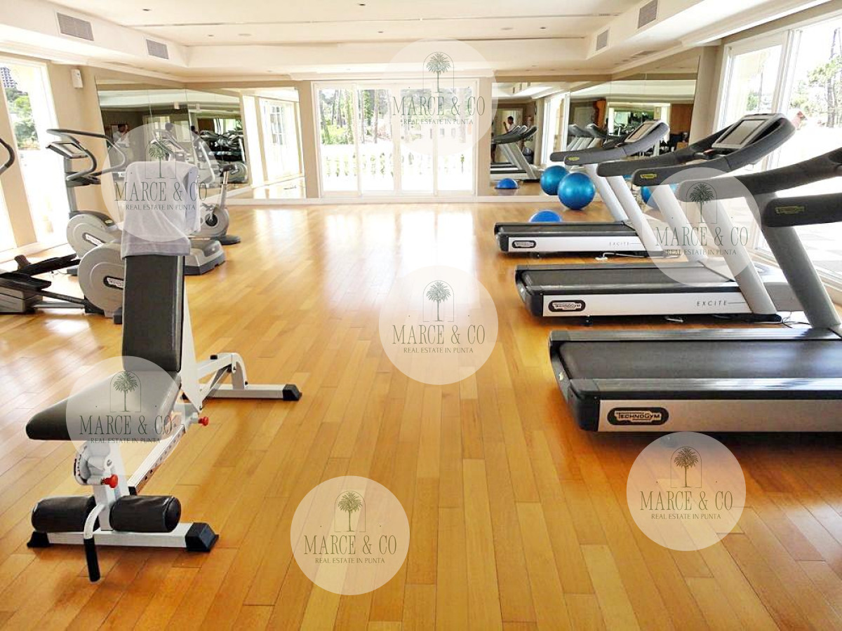 Apartamento ID.2201 - Punta del Este - Venta - Espectacular apartamento esquinero en Playa Mansa
