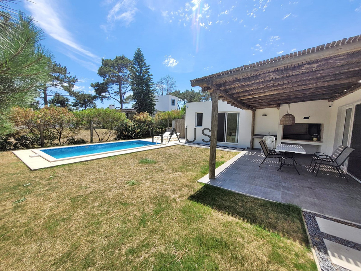 Casa ID.626 - Muy buena ubicacion en el corazon de La Barra!