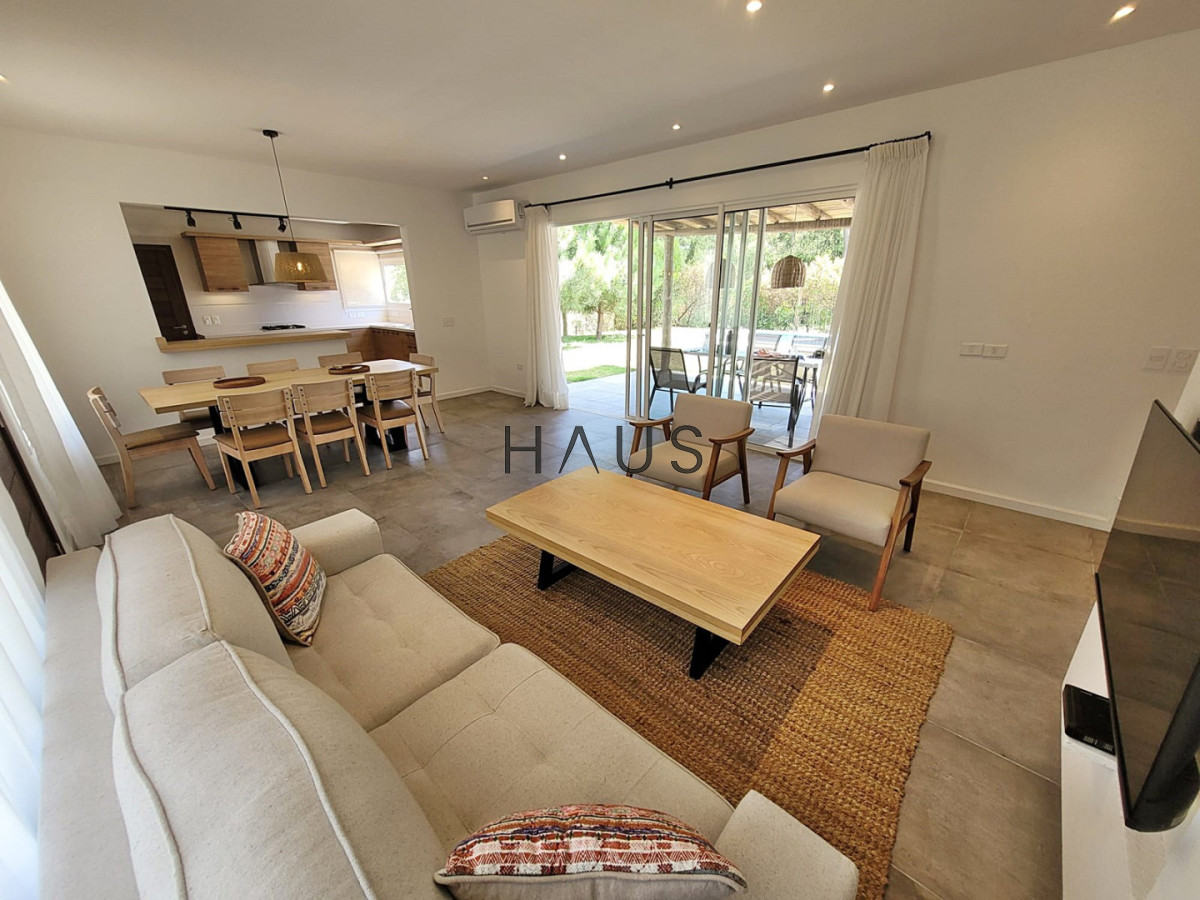 Casa ID.626 - Muy buena ubicacion en el corazon de La Barra!