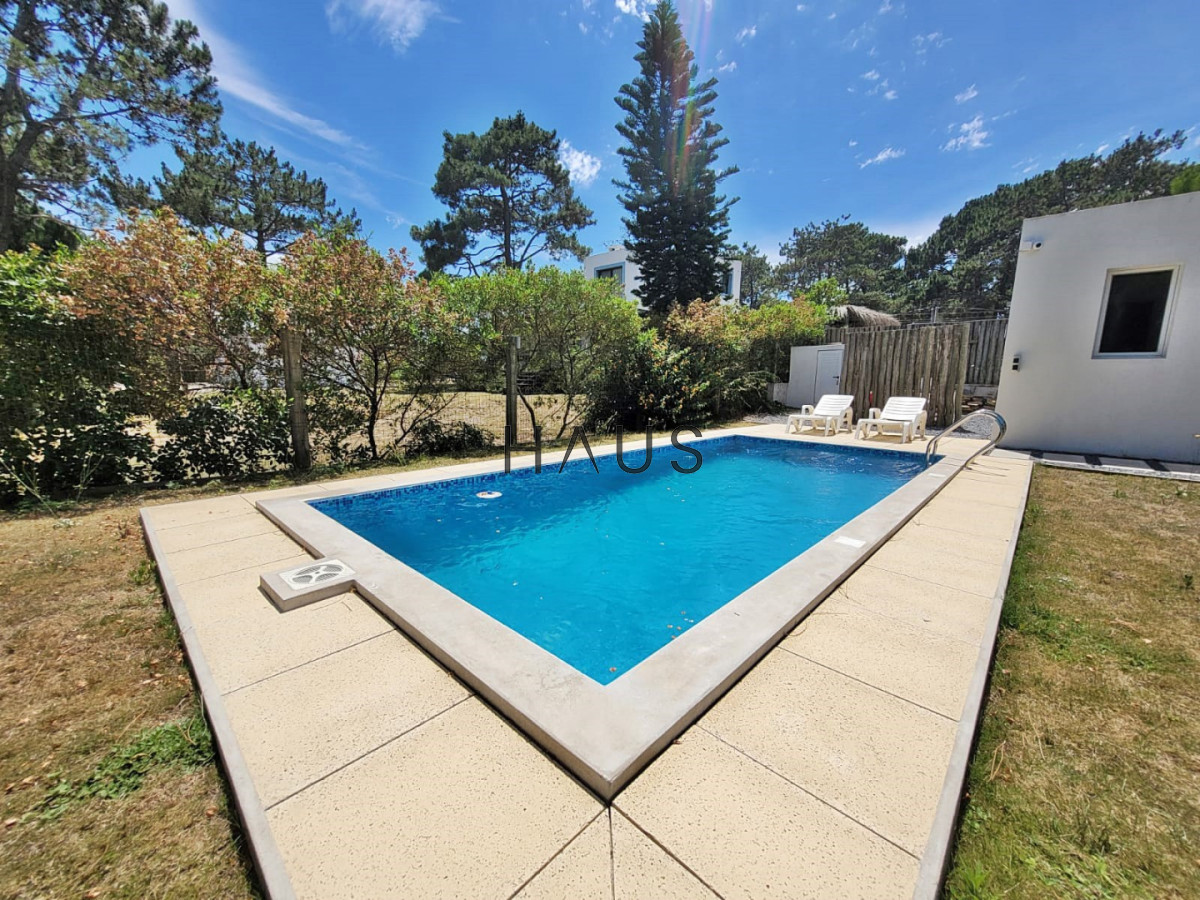 Casa ID.626 - Muy buena ubicacion en el corazon de La Barra!