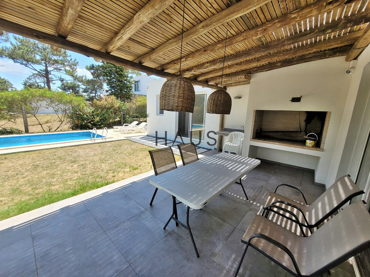 Casa ID.626 - Muy buena ubicacion en el corazon de La Barra!