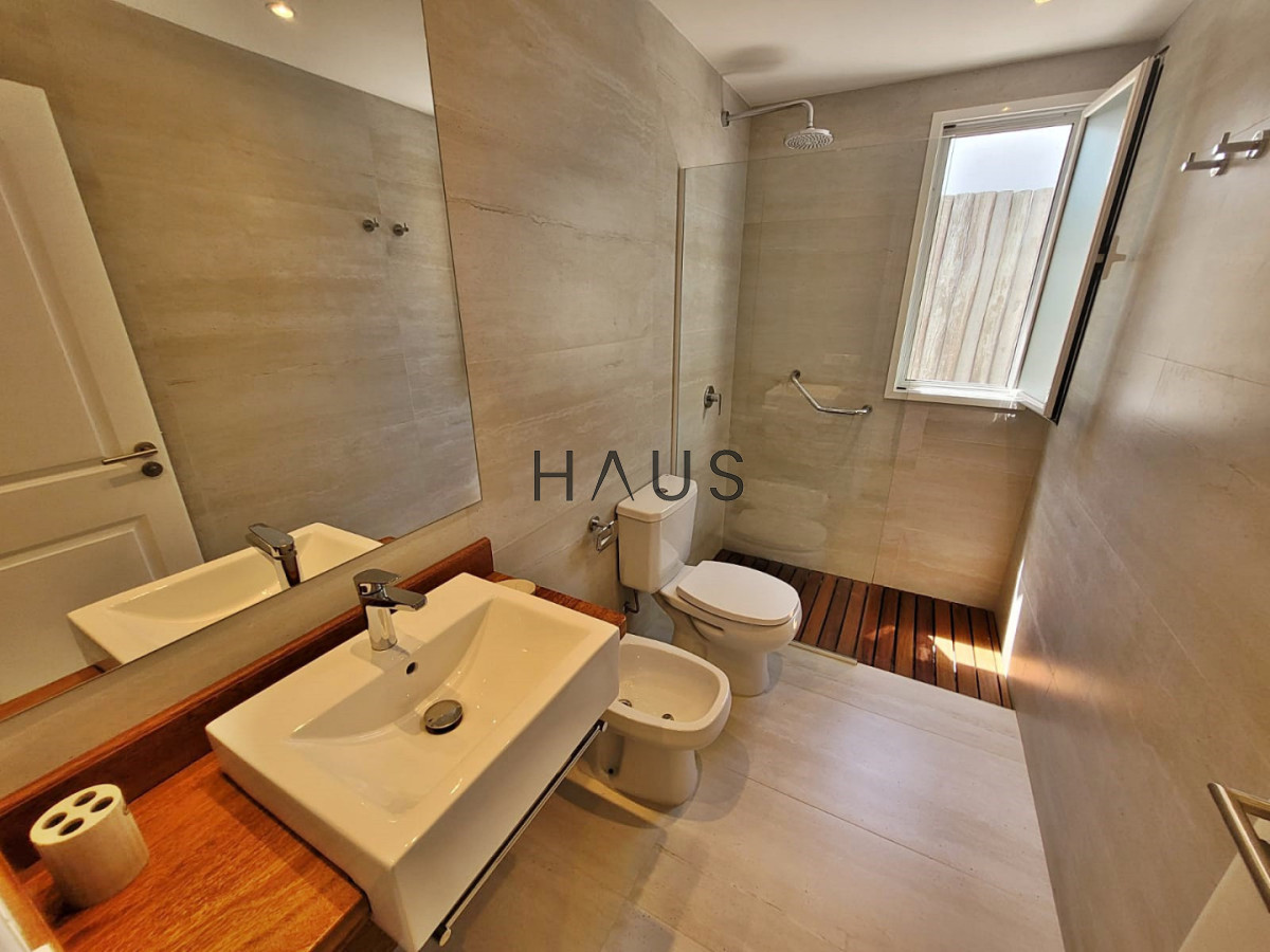 Casa ID.626 - Muy buena ubicacion en el corazon de La Barra!