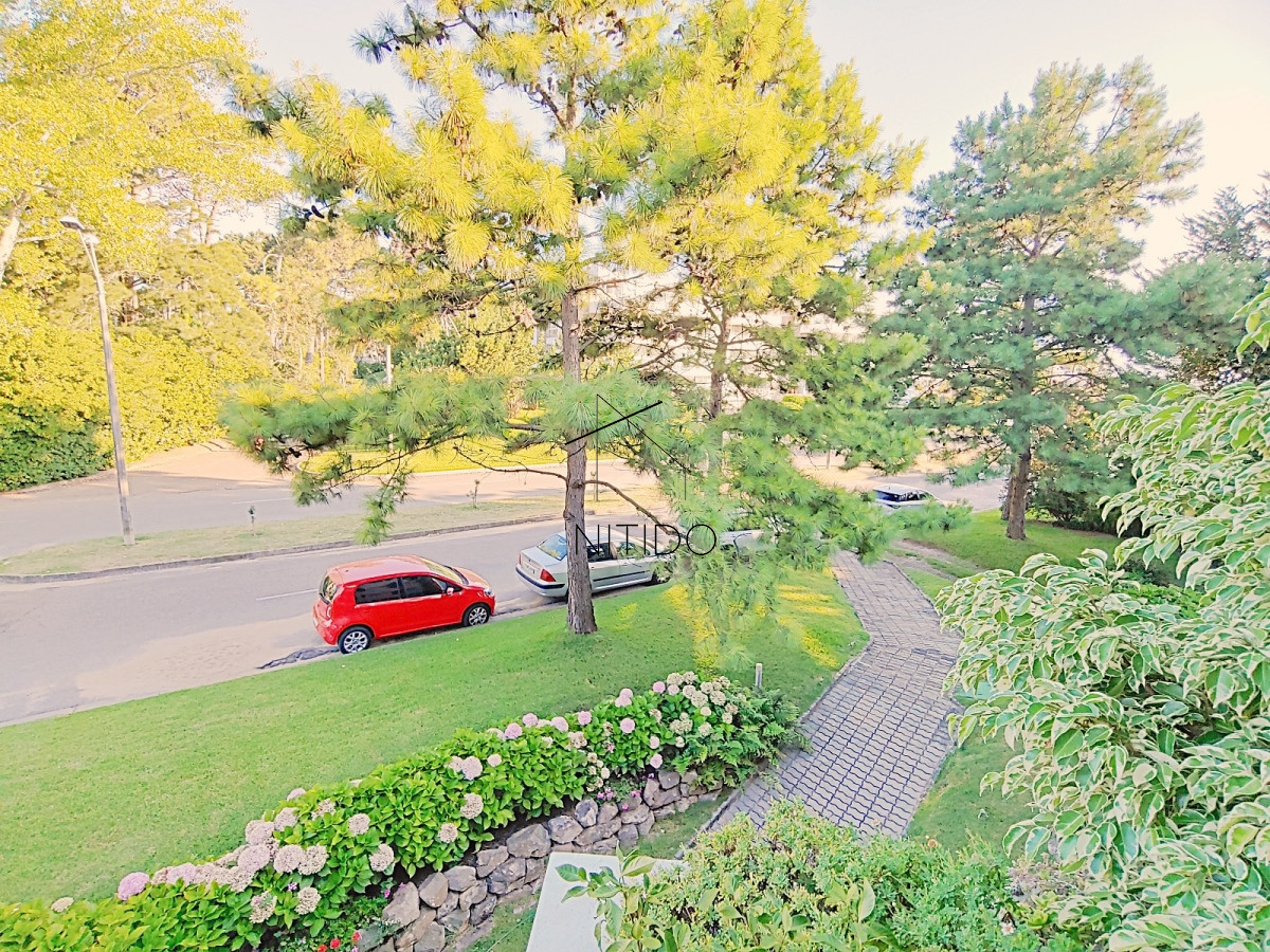 Apartamento ID.308 - Apartamento en playa Mansa a pasos del mar