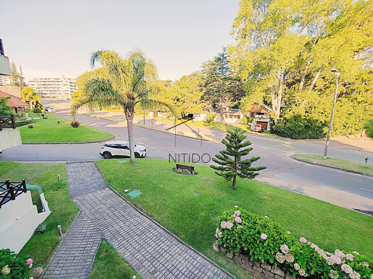 Apartamento ID.308 - Apartamento en playa Mansa a pasos del mar