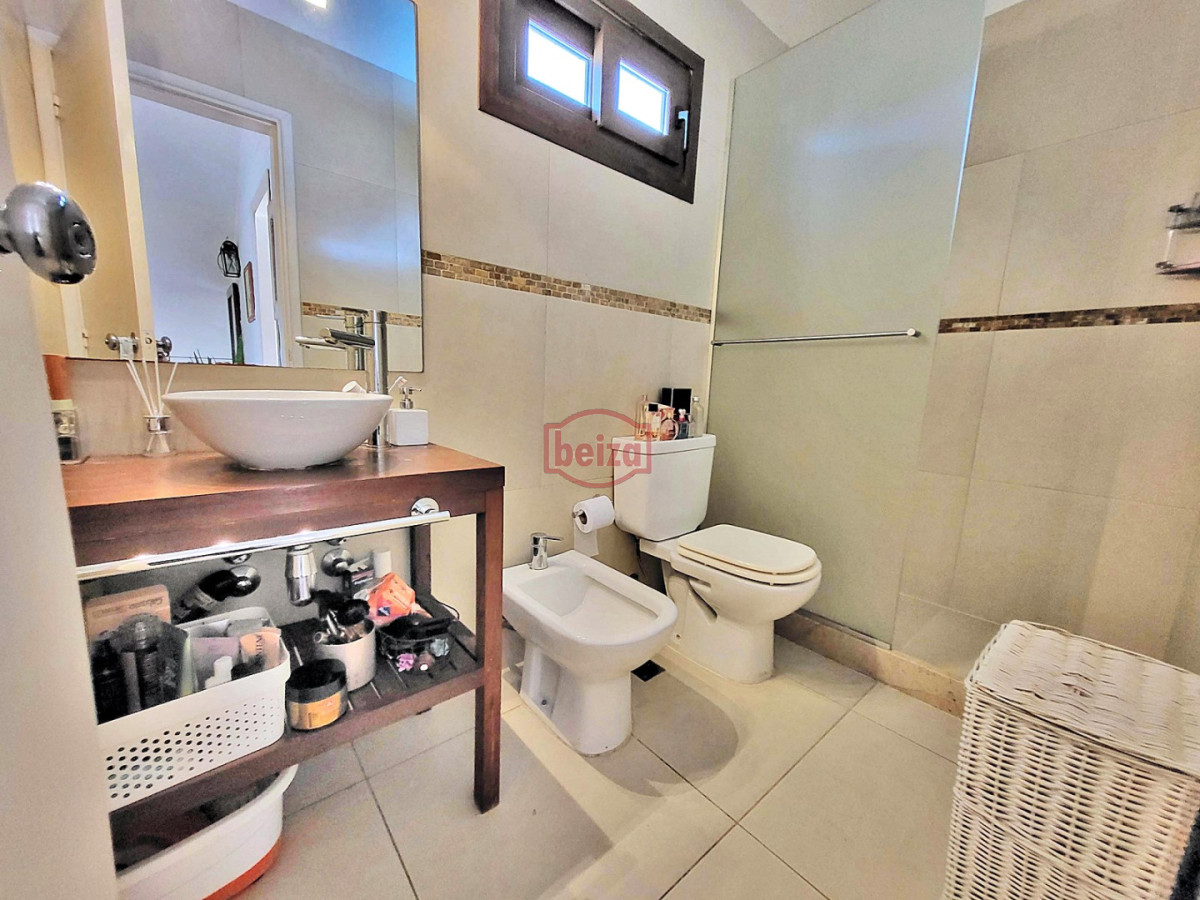 Casa ID.167242/Mansa.-Casa-3-Dormitorios-con-Apartamento-de-huéspedes.-Piscina. - Espectacular casa en Pinares para vivirla todo el año!