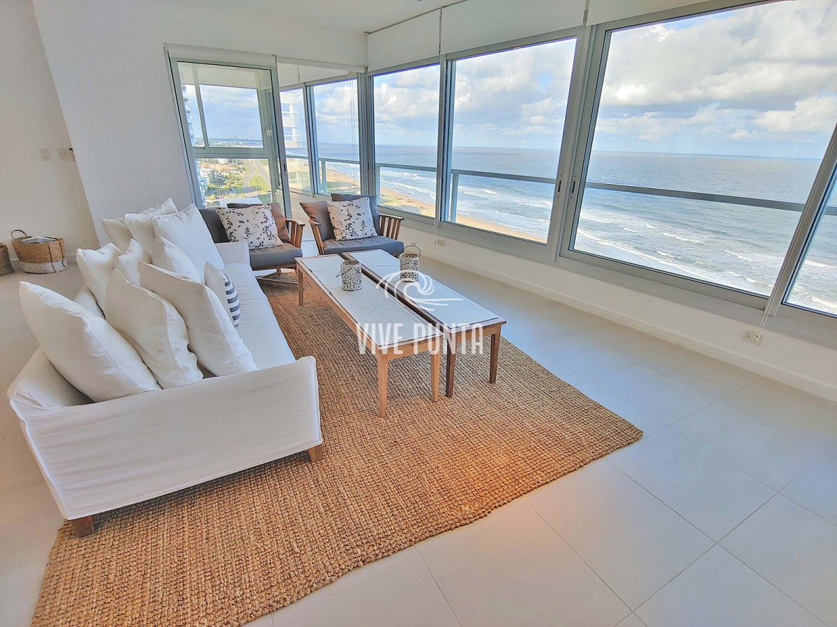 Apartamento ID.633 - Oportunidad! Esquinero de Le Parc, piso alto en venta! Punta del Este