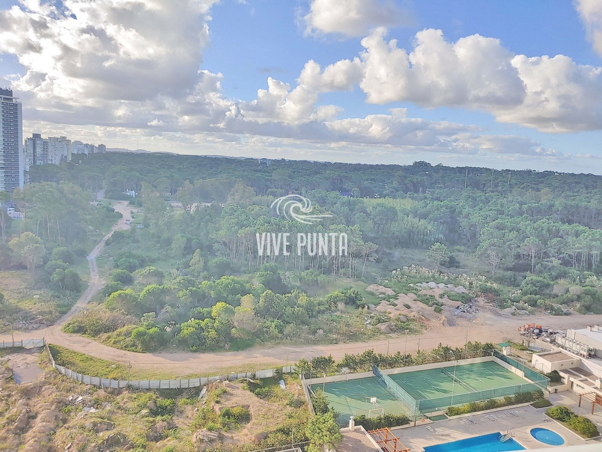 Apartamento ID.633 - Oportunidad! Esquinero de Le Parc, piso alto en venta! Punta del Este