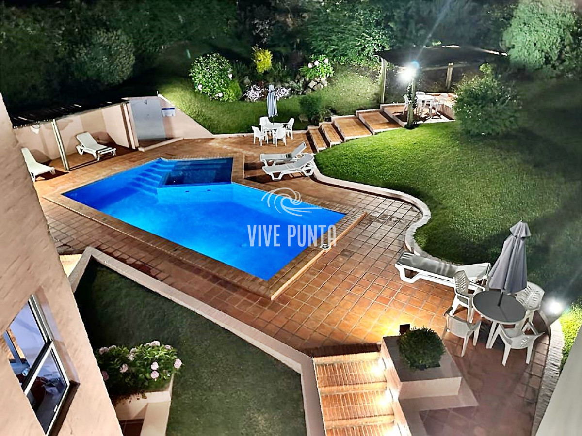 Apartamento ID.1128 - VENTA - Apartamento en Playa Mansa a pasos del Mar