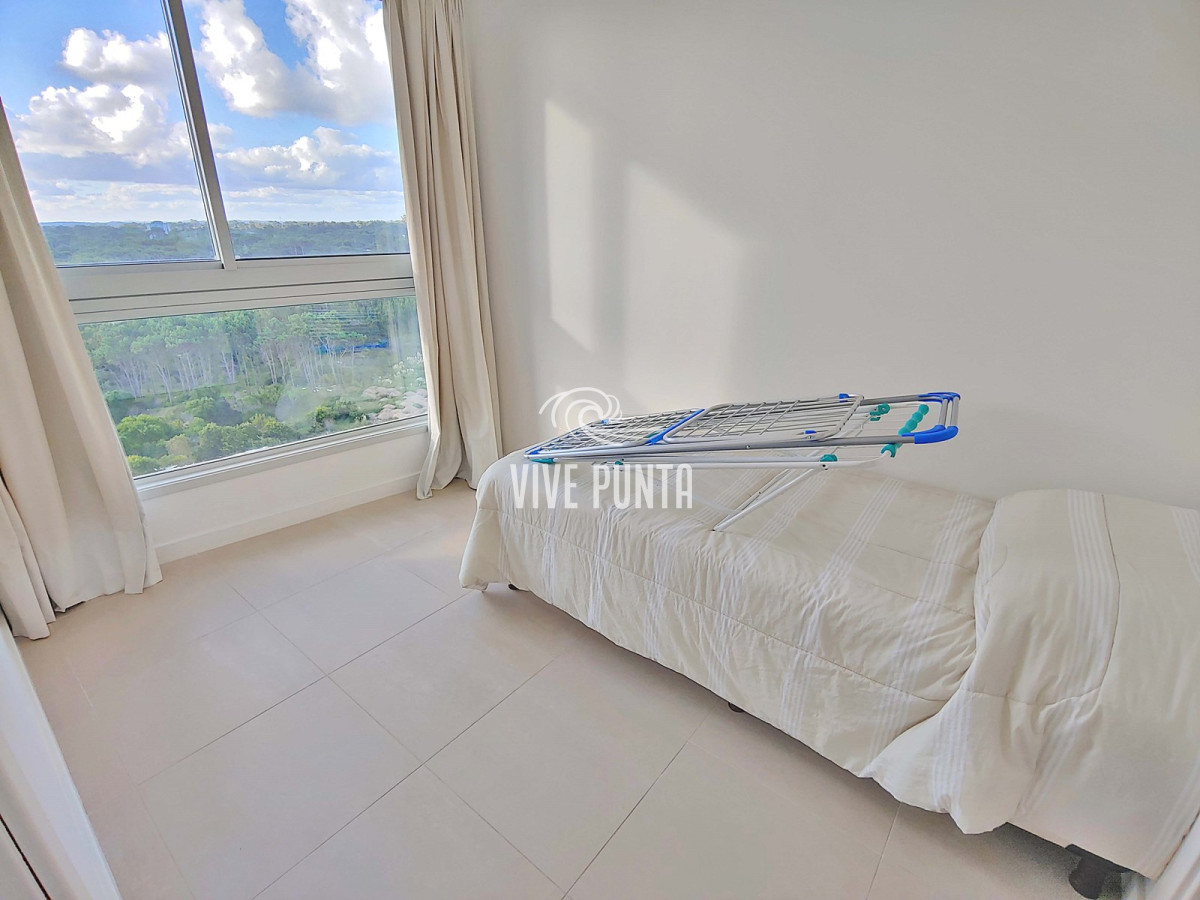 Apartamento ID.633 - Oportunidad! Esquinero de Le Parc, piso alto en venta! Punta del Este