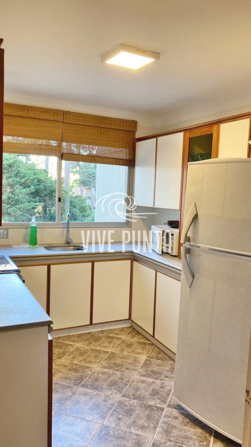 Apartamento ID.728 - Venta - Torre clásica de Punta del Este - 2 dormitorios - Reciclado