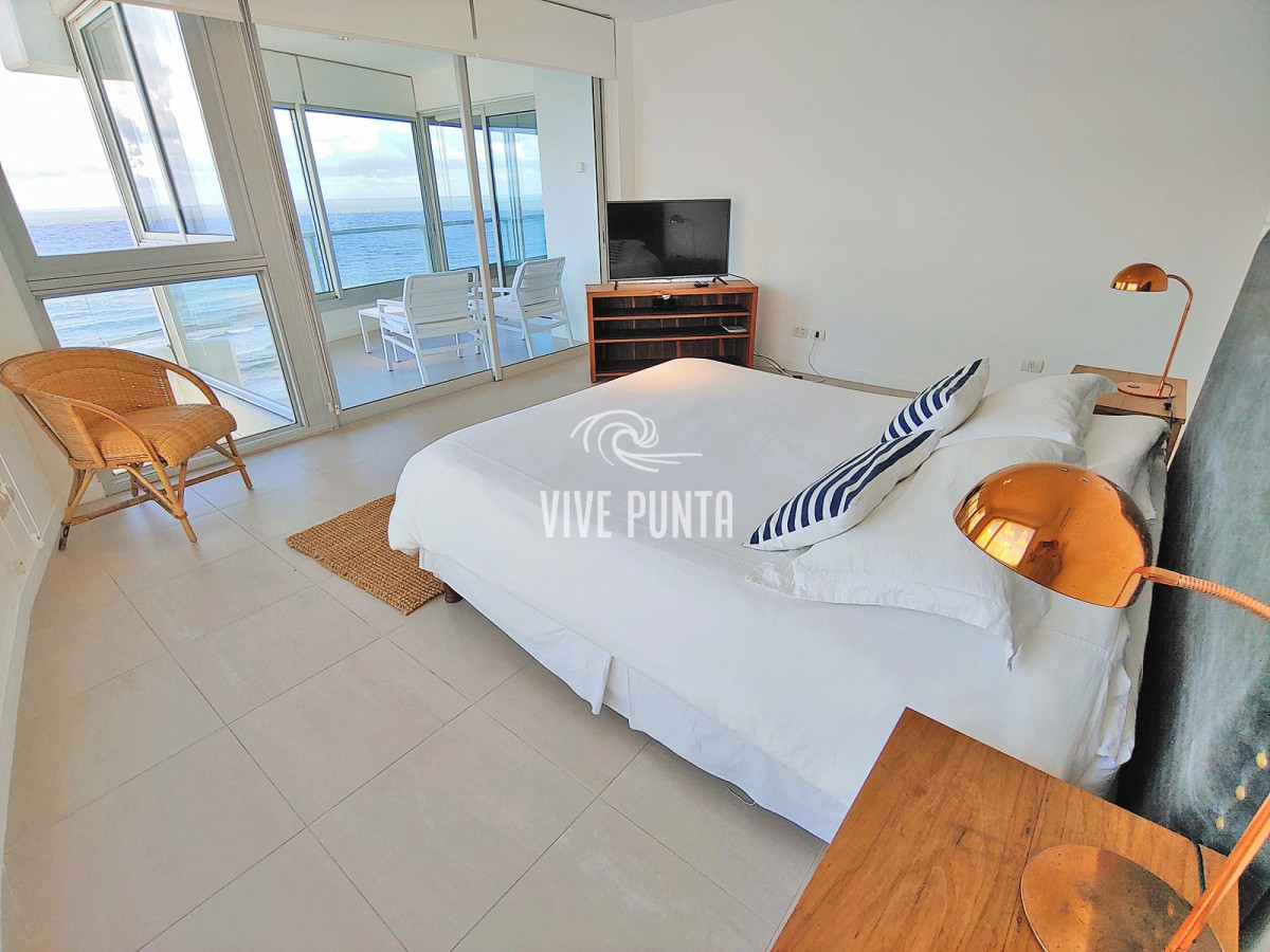 Apartamento ID.633 - Oportunidad! Esquinero de Le Parc, piso alto en venta! Punta del Este