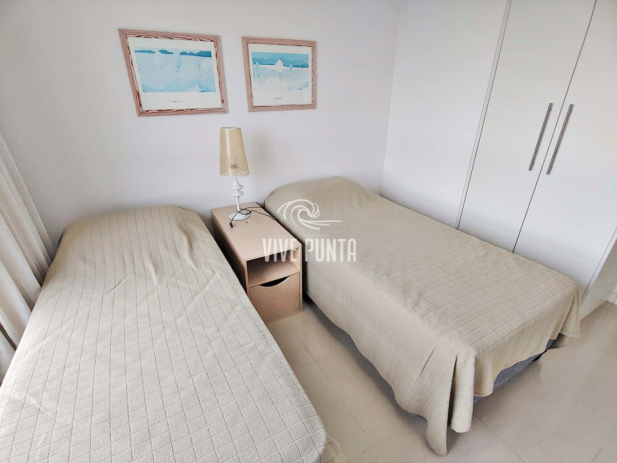 Apartamento ID.719 - Venta - Apartamento de 2 dormitorios en Torre de Categoría