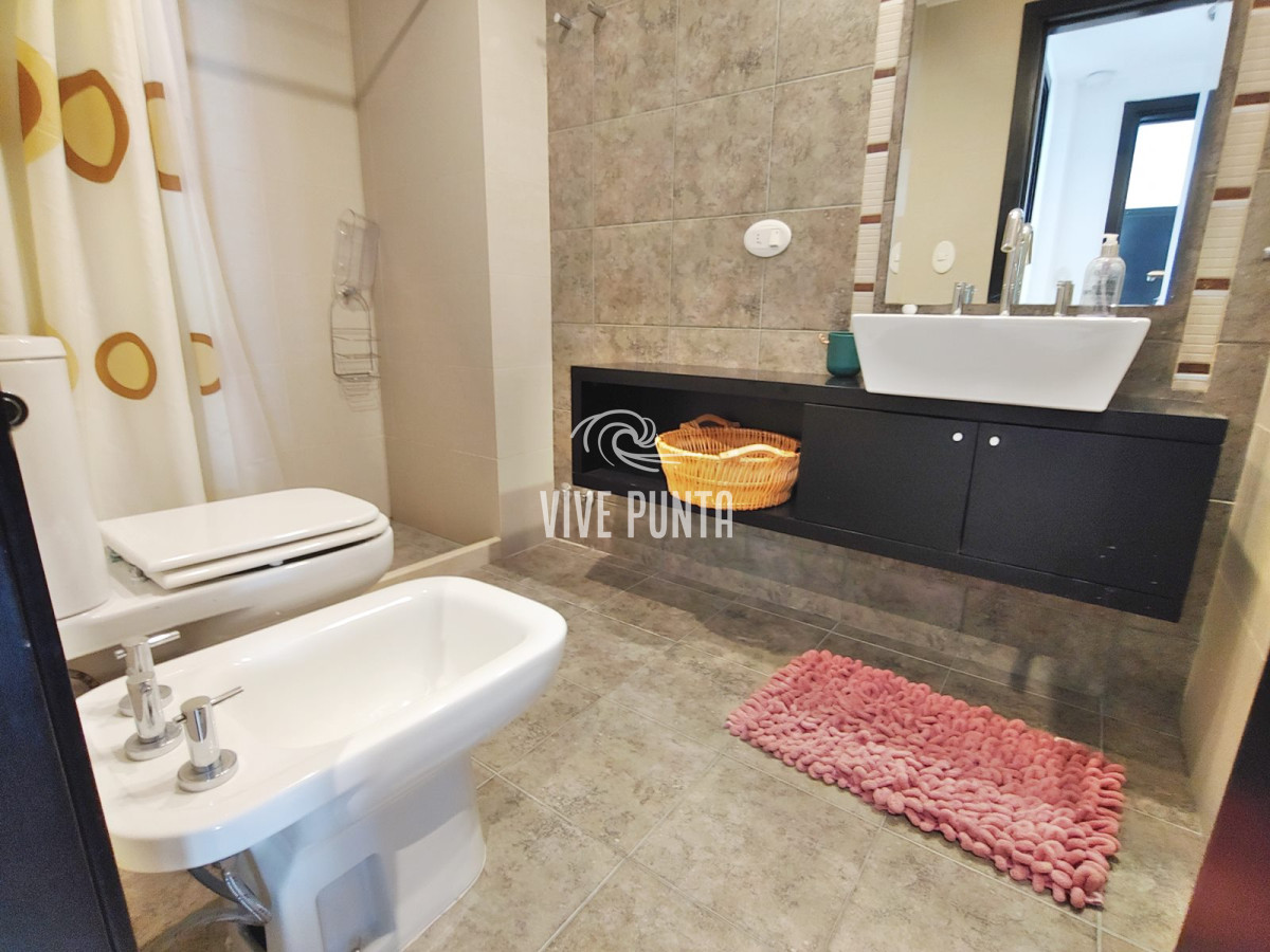 Apartamento ID.714 - Apartamento en VEnta Playa Mansa - Gran vista al mar - 2 dormitorios