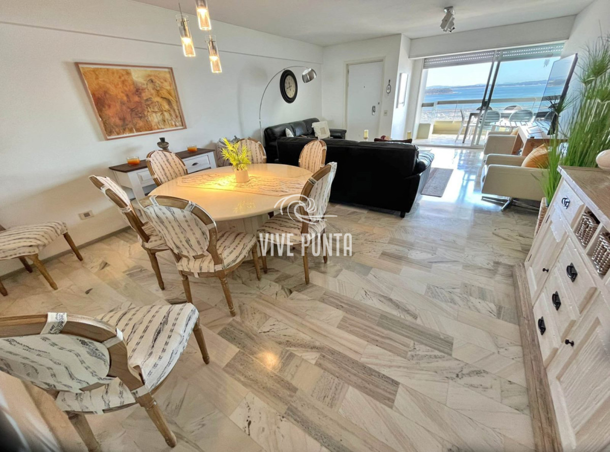 Apartamento ID.241 - Espectacular vista al Puesrto - 3 dormitorios y dependencia de servicio