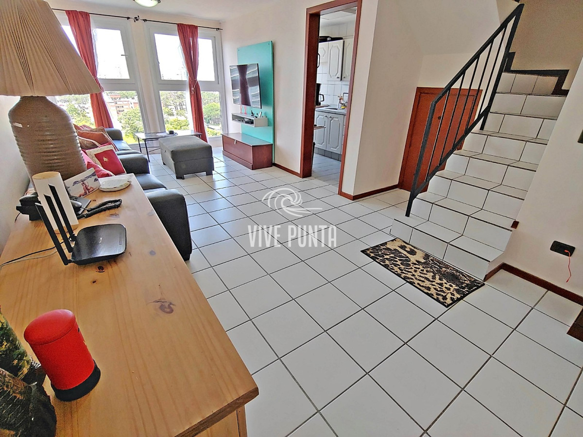 Apartamento ID.554 - Alquiler Punta del Este - Espectacular Pent House duplex con gran barbacoa cerrada a pasos de la Mansa