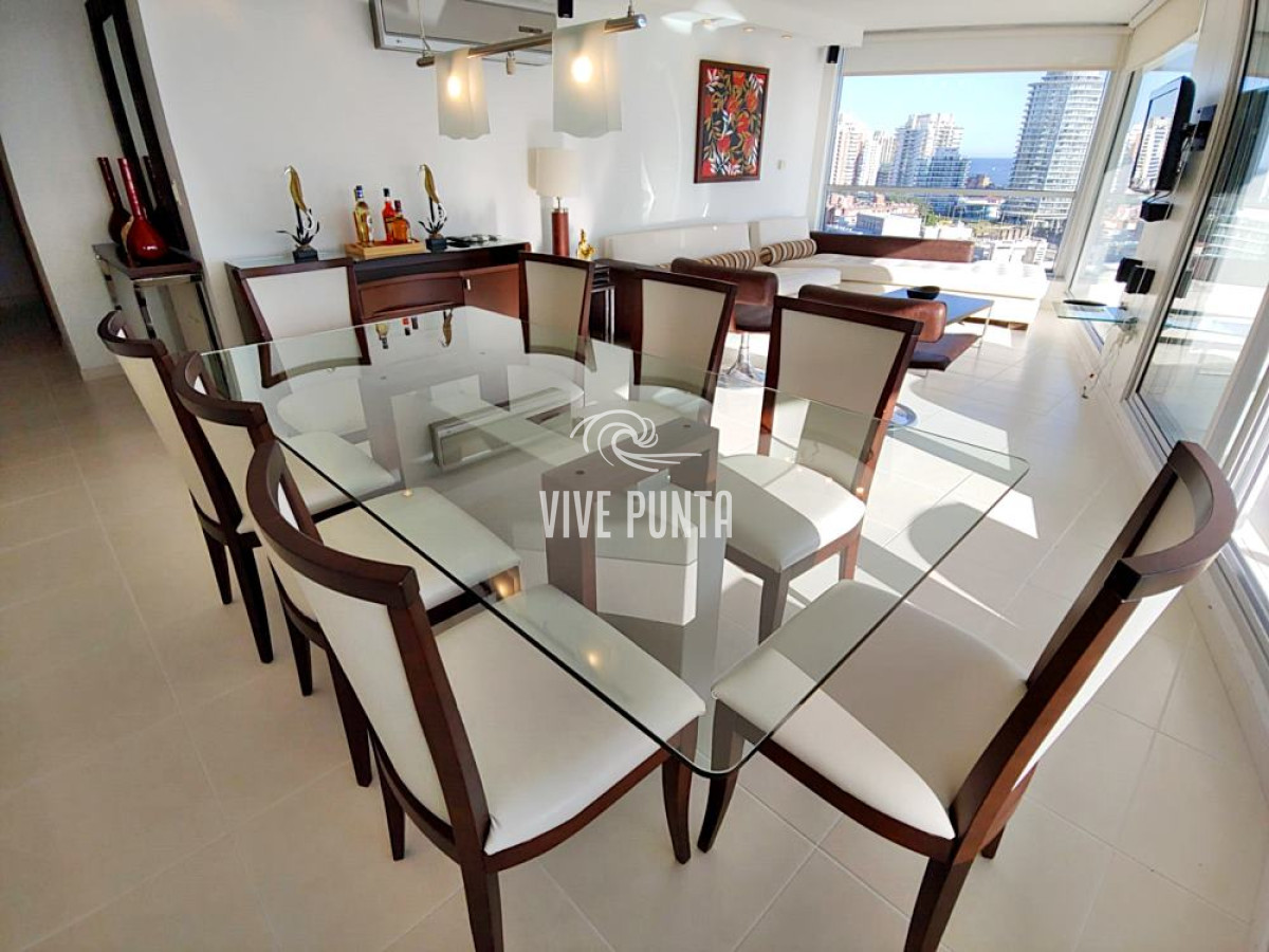 Apartamento ID.95 - Esquinero de 3 suites + dependencia en Playa Mansa